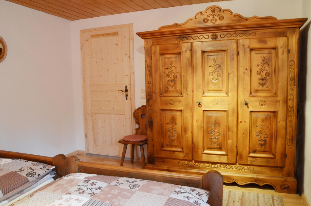 Suite Sinja Erlebnisferienwohnung Hausham Zimmer foto